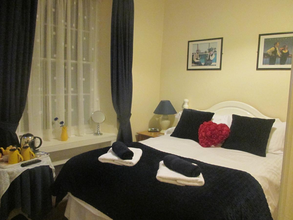 Caledonia Guest House Plymouth Bagian luar foto